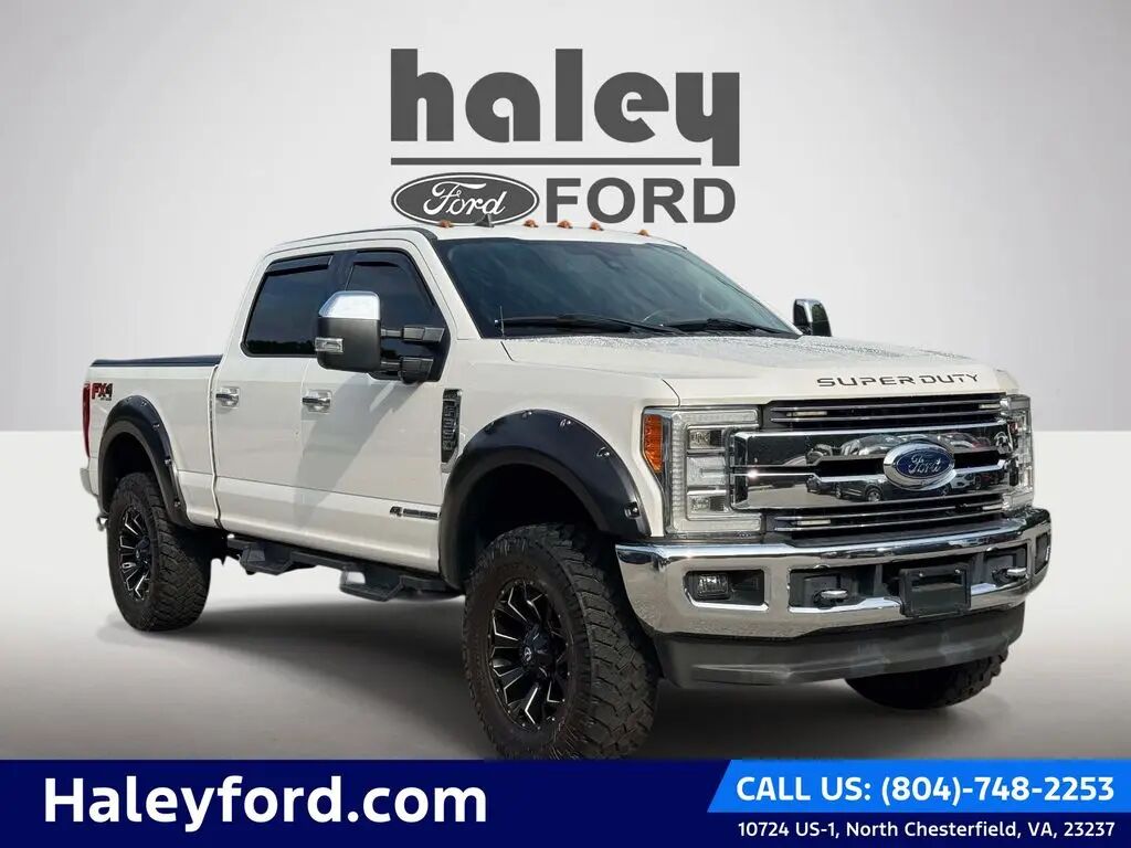 2019 Ford F-350 Super Duty Lariat — photo 1 of 17