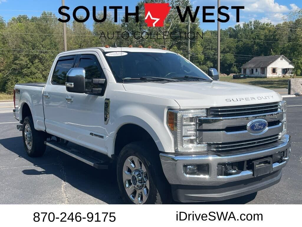2019 Ford F-350 Super Duty Lariat — photo 1 of 1
