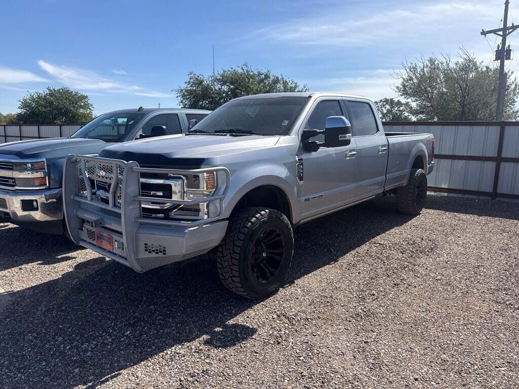2021 Ford F-350 Super Duty Platinum — photo 1 of 1
