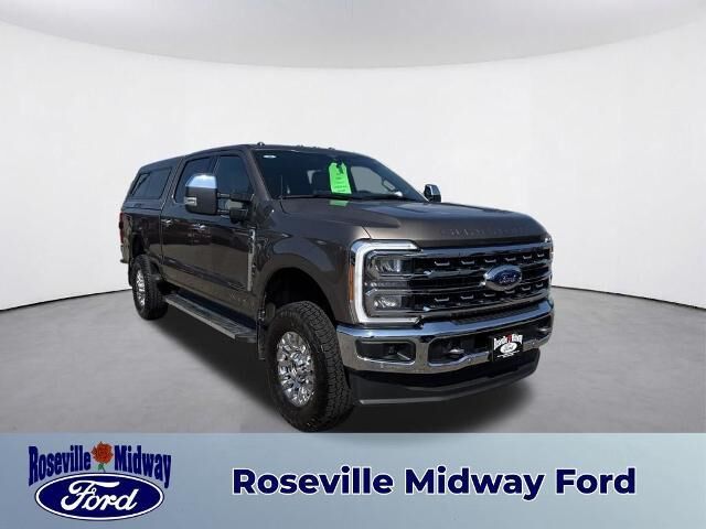 2023 Ford F-350 Super Duty Lariat — photo 1 of 36