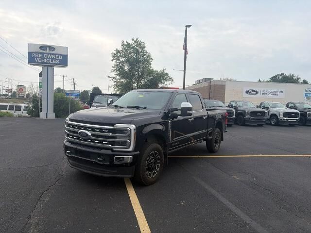2024 Ford F-350 Super Duty Platinum — photo 1 of 3