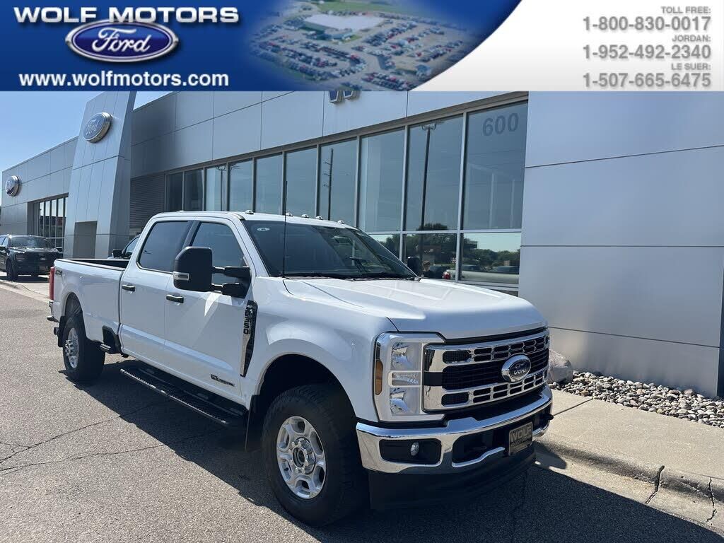 2025 Ford F-350 Super Duty XLT — photo 1 of 1