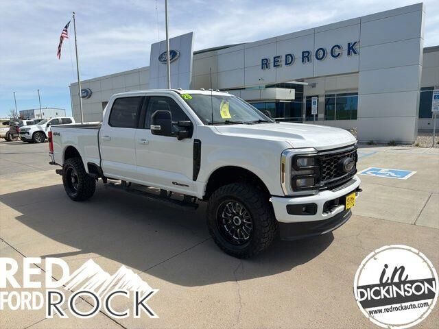 2025 Ford F-350 Super Duty Lariat — photo 1 of 1