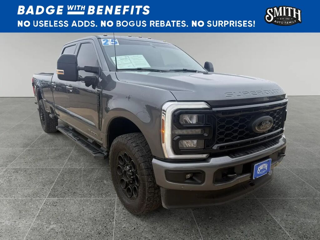2025 Ford F-350 Super Duty Lariat — photo 1 of 13