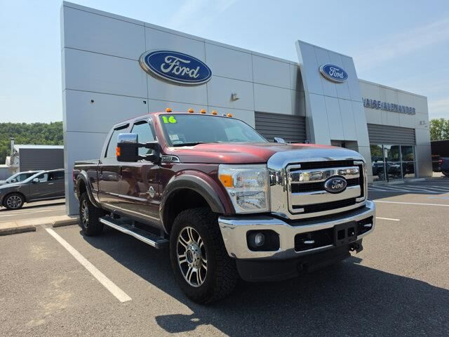 2016 Ford F-350 Super Duty Lariat — photo 1 of 26