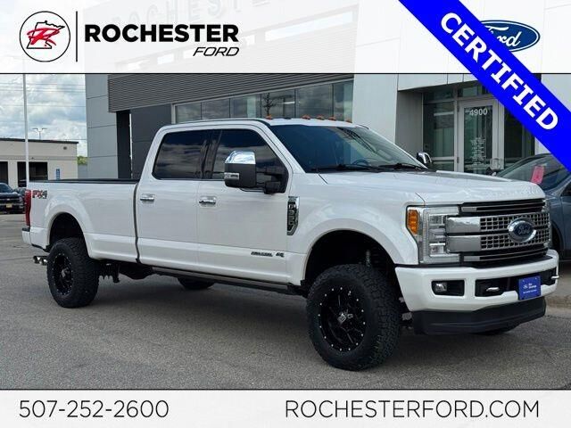 2017 Ford F-350 Super Duty Platinum — photo 1 of 13