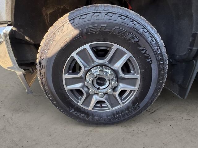 2025 Ford F-350 Super Duty Lariat — photo 1 of 12