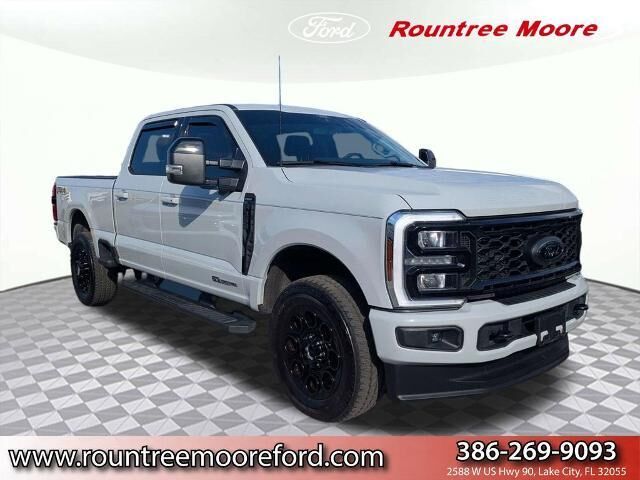 2025 Ford F-350 Super Duty Lariat — photo 1 of 13