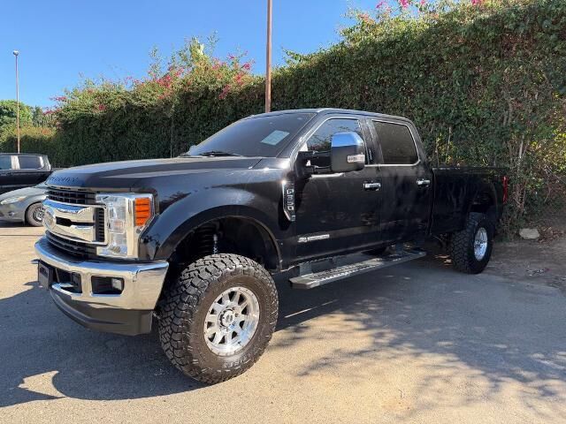2017 Ford F-350 Super Duty XLT