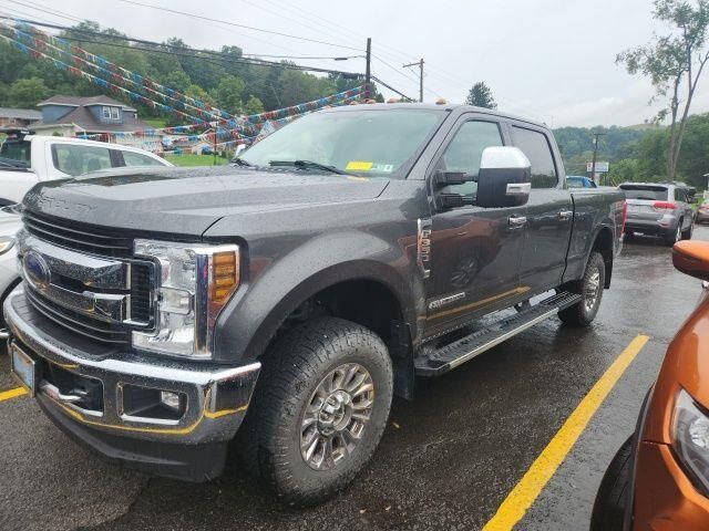 2019 Ford F-350 Super Duty XLT — photo 1 of 2