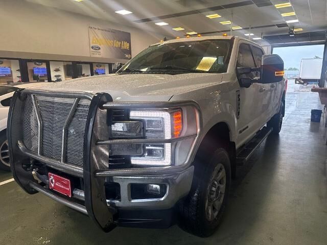 2019 Ford F-350 Super Duty Lariat