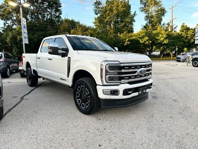 2024 Ford F-350 Super Duty Platinum — photo 1 of 5