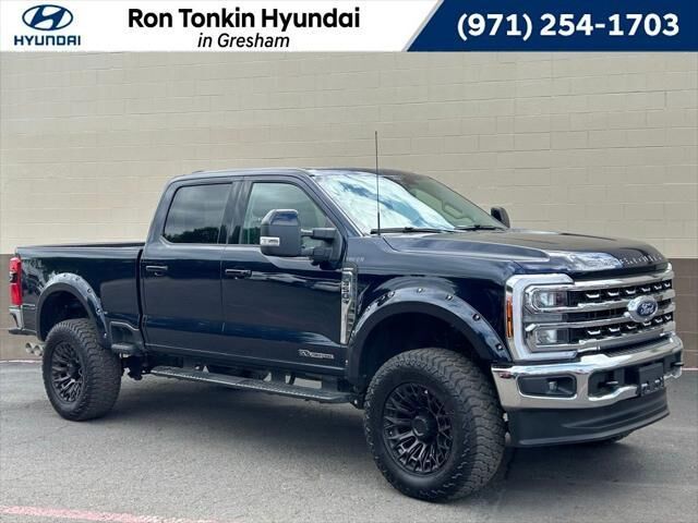 2025 Ford F-350 Super Duty Lariat — photo 1 of 13