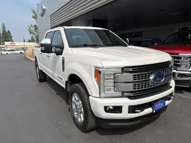2017 Ford F-350 Super Duty Platinum — photo 1 of 13