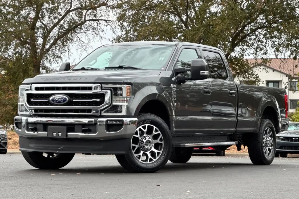 2020 Ford F-350 Super Duty Lariat — photo 1 of 13