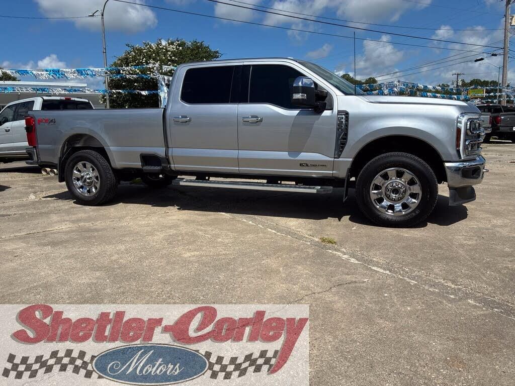 2024 Ford F-350 Super Duty Lariat — photo 1 of 1