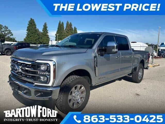 2024 Ford F-350 Super Duty Lariat — photo 1 of 12