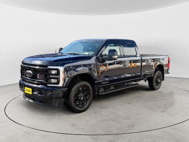 2025 Ford F-350 Super Duty Lariat — photo 1 of 6