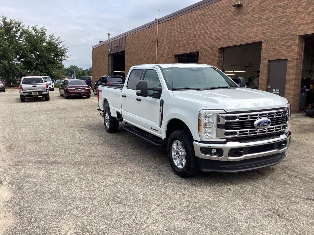2026 Ford F-350 Super Duty XLT — photo 1 of 15