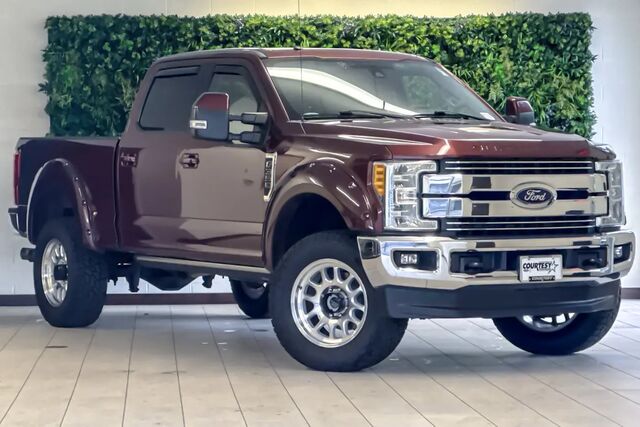 2017 Ford F-350 Super Duty Lariat