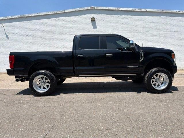 2017 Ford F-350 Super Duty Lariat — photo 1 of 78