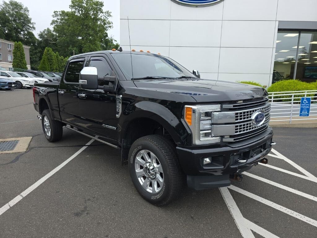 2019 Ford F-350 Super Duty Platinum — photo 1 of 2