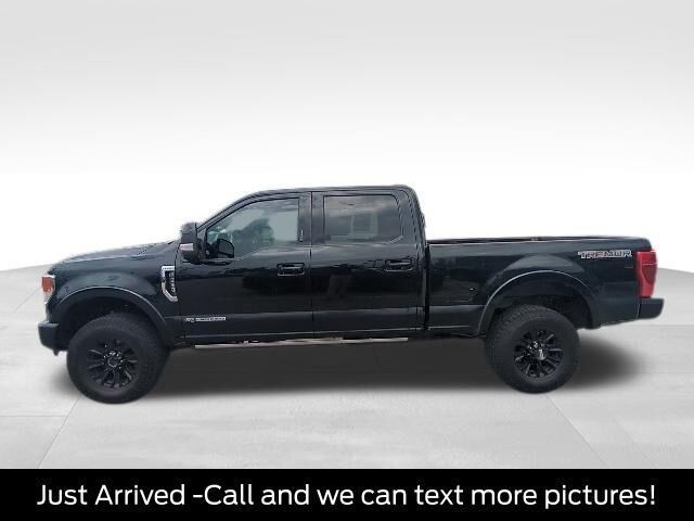 2022 Ford F-350 Super Duty Lariat — photo 1 of 38