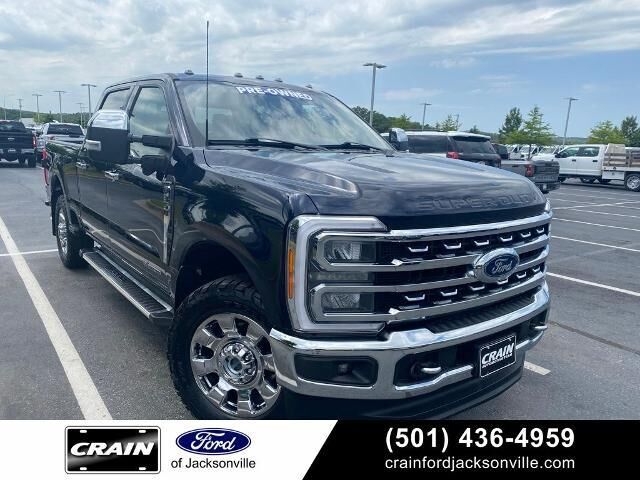 2023 Ford F-350 Super Duty Lariat — photo 1 of 38
