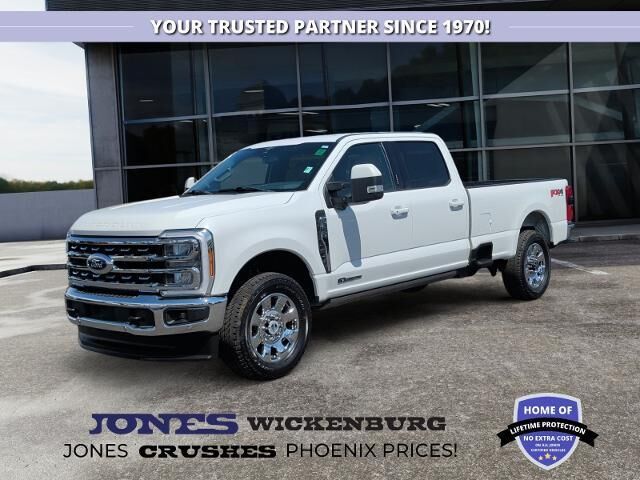 2023 Ford F-350 Super Duty Lariat — photo 1 of 26