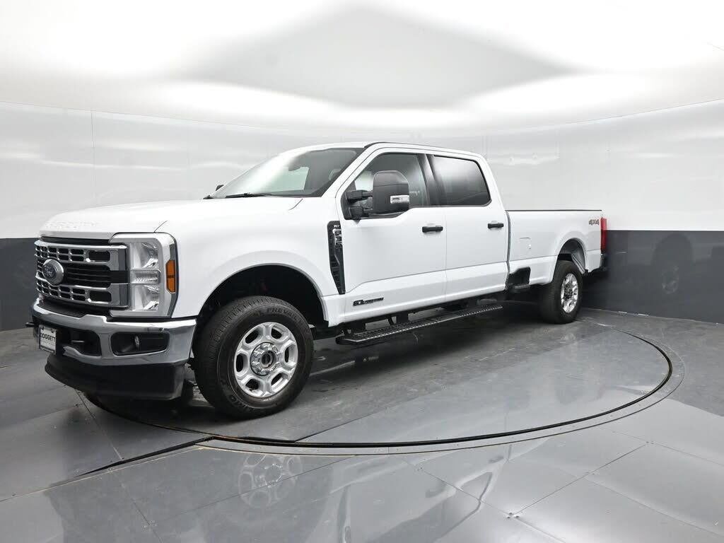 2025 Ford F-350 Super Duty XLT — photo 1 of 1