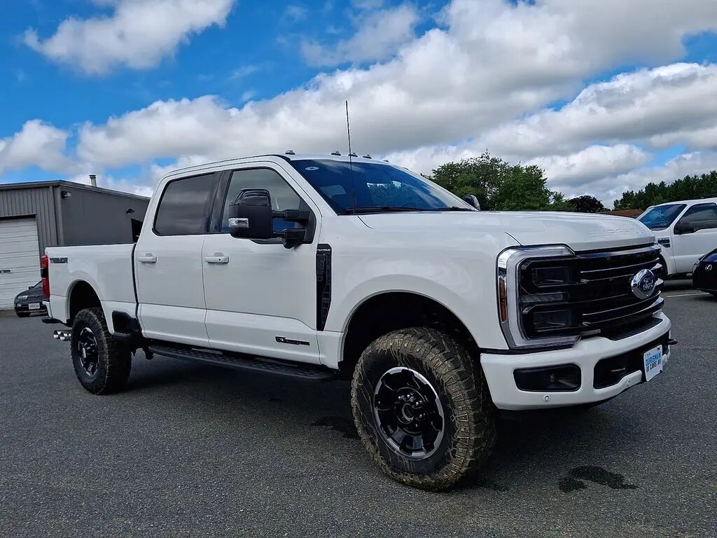 2026 Ford F-350 Super Duty Platinum — photo 1 of 6