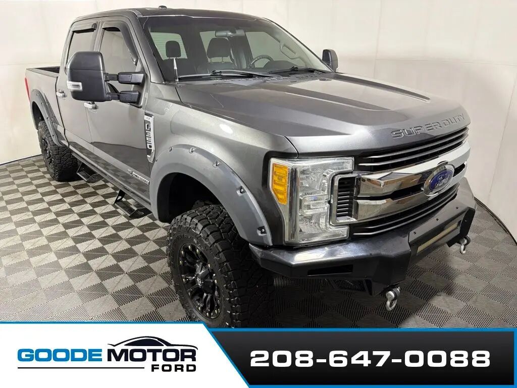 2017 Ford F-350 Super Duty XLT — photo 1 of 40