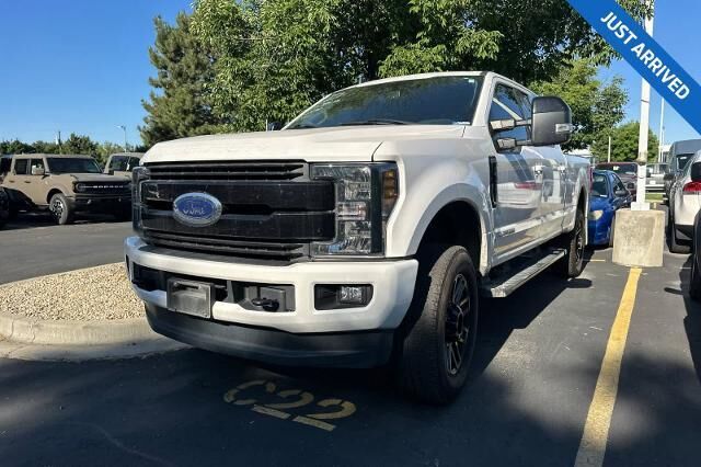 2019 Ford F-350 Super Duty Lariat — photo 1 of 13
