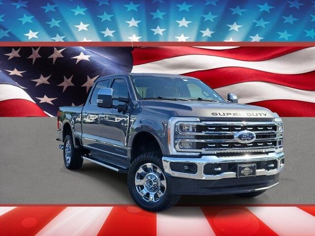 2023 Ford F-350 Super Duty Lariat — photo 1 of 13