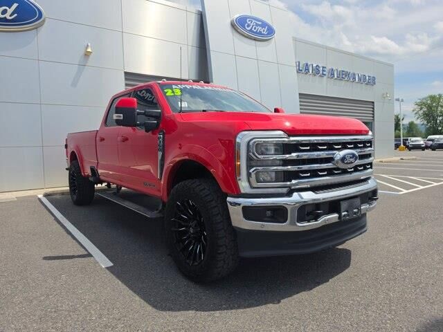 2023 Ford F-350 Super Duty Lariat — photo 1 of 13
