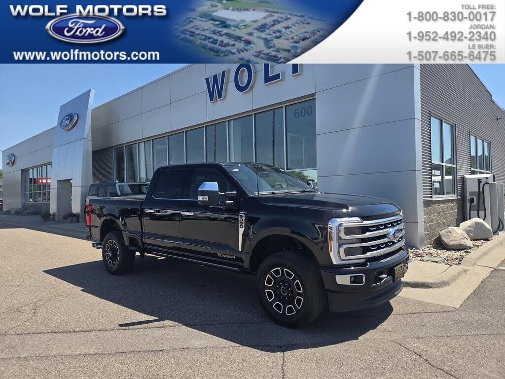 2024 Ford F-350 Super Duty Platinum — photo 1 of 1