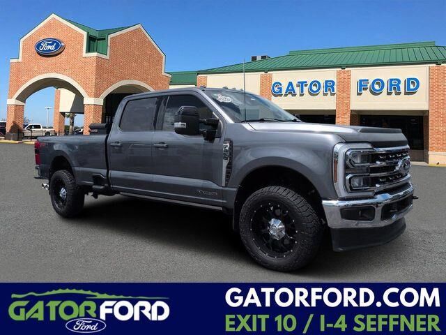 2024 Ford F-350 Super Duty Lariat — photo 1 of 13