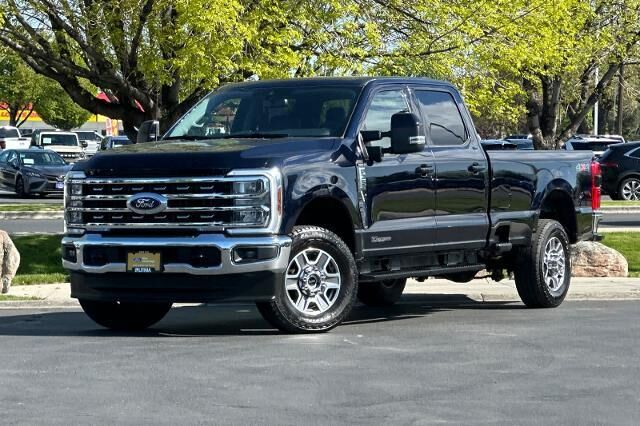 2025 Ford F-350 Super Duty Lariat — photo 1 of 13