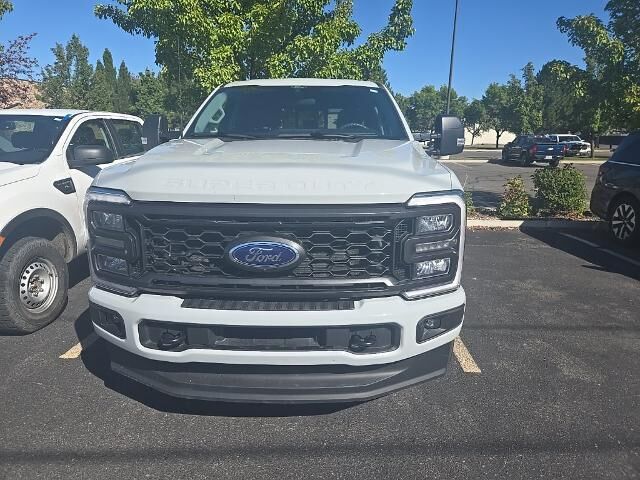 2025 Ford F-350 Super Duty XL