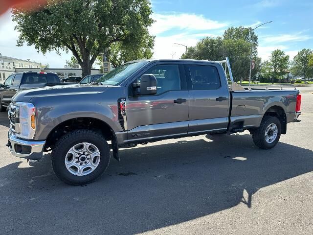 2025 Ford F-350 Super Duty XLT