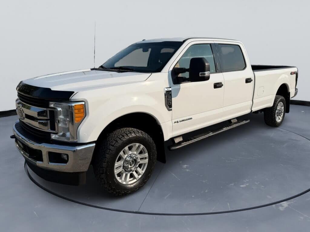 2017 Ford F-350 Super Duty XLT — photo 1 of 1