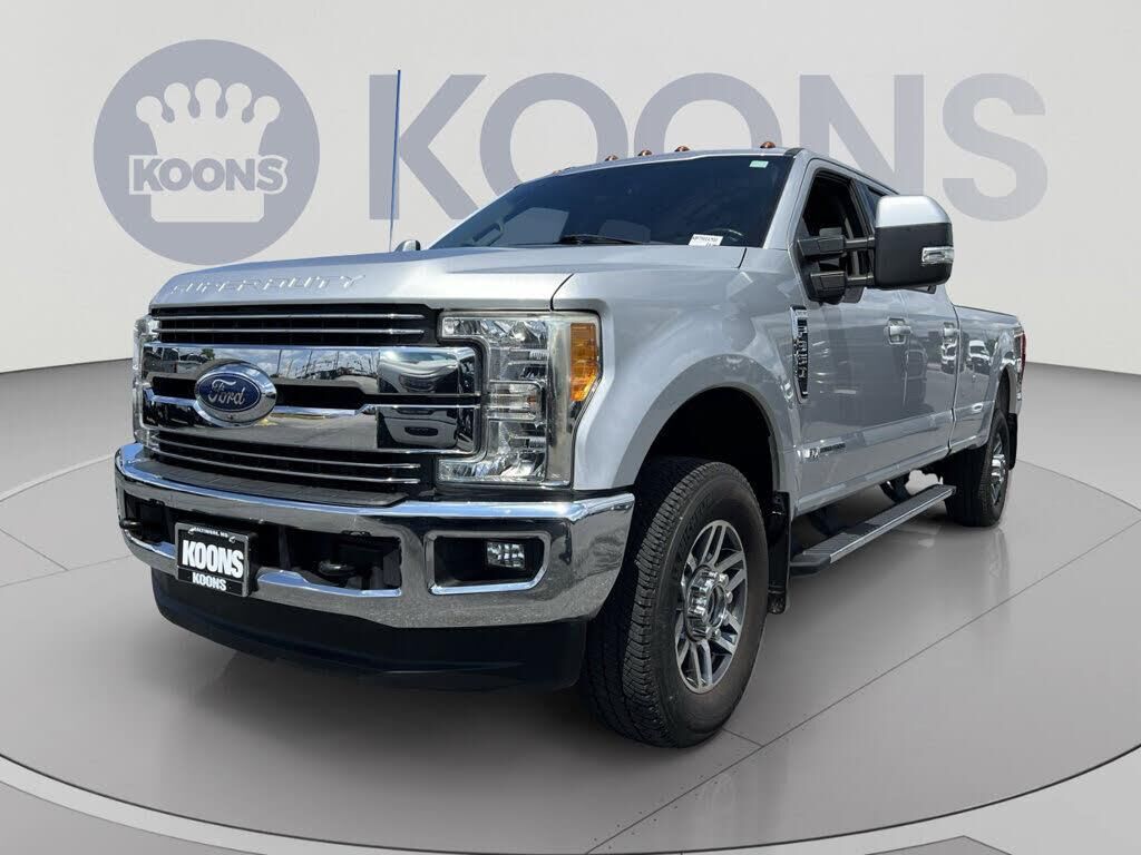 2017 Ford F-350 Super Duty Platinum — photo 1 of 2