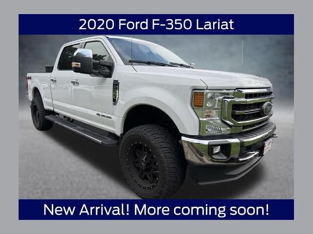 2020 Ford F-350 Super Duty Lariat — photo 1 of 26