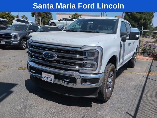 2024 Ford F-350 Super Duty Lariat — photo 1 of 4