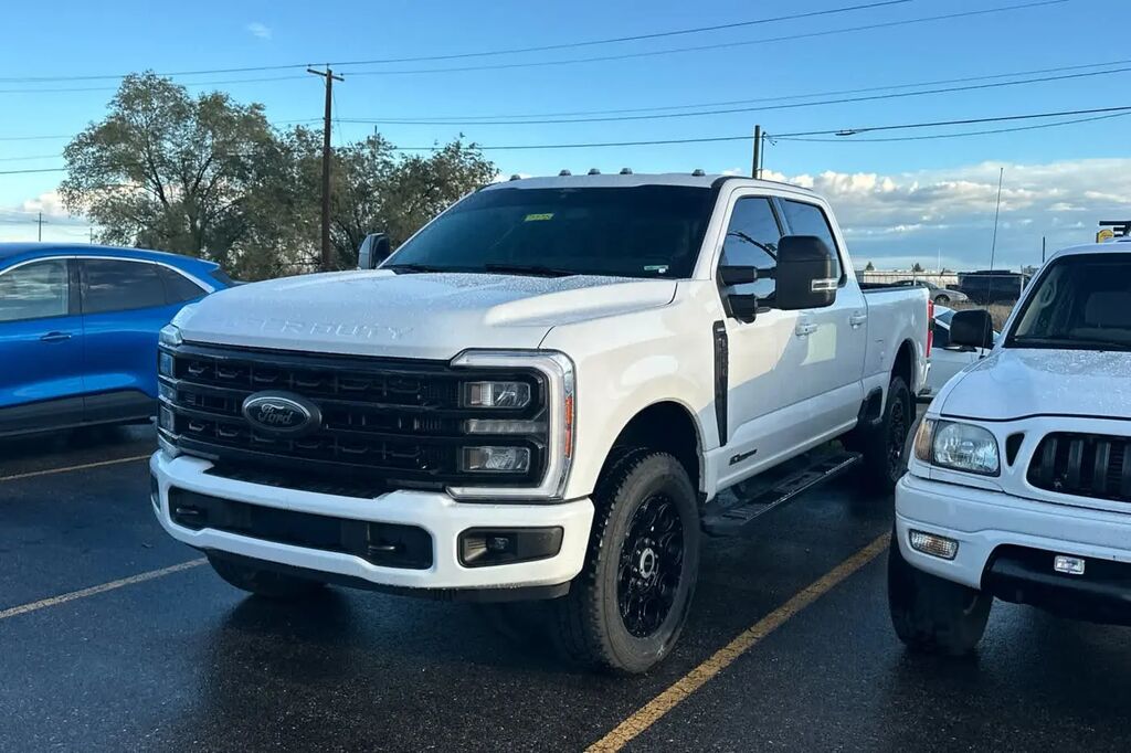 2024 Ford F-350 Super Duty Lariat — photo 1 of 2