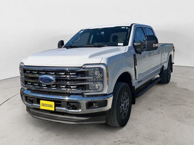 2025 Ford F-350 Super Duty Lariat — photo 1 of 14