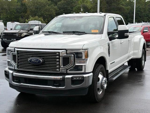 2022 Ford F-350 Super Duty Lariat — photo 1 of 26