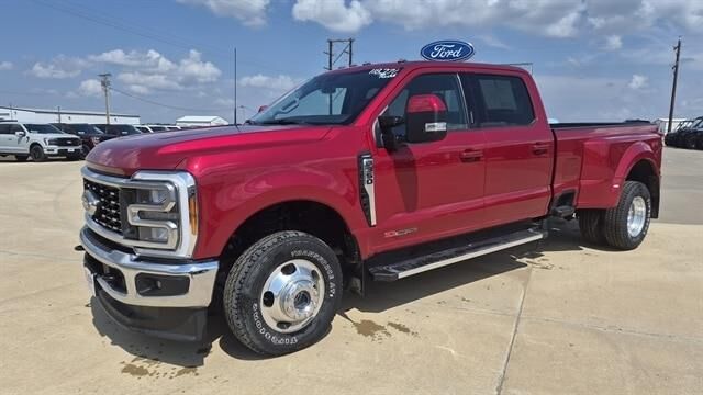 2023 Ford F-350 Super Duty Lariat — photo 1 of 13
