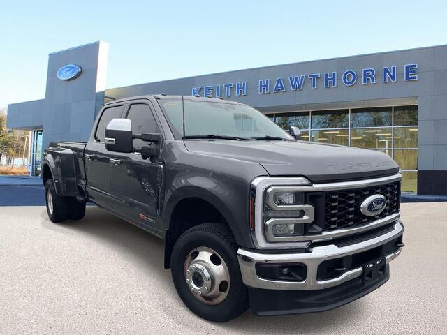 2025 Ford F-350 Super Duty Lariat