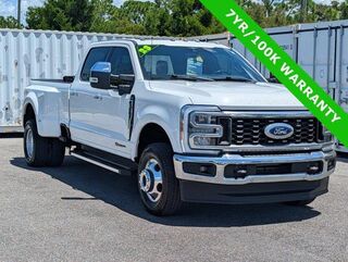 2023 Ford F-350 Super Duty Lariat — photo 1 of 39